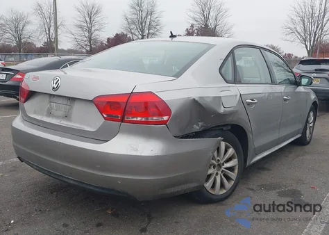 2013 Volkswagen Passat S z USA, uszkodzony, nr VIN 1VWAP7A3XDC037611